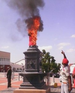 "War memorial statue in Uitenhage ‘necklaced’" http://www.thetruthaboutsouthafrica.org/south-africa/war-memorial-statue-in-uitenhage-necklaced/